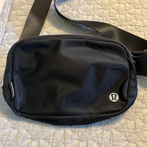 NWOT Lululemon Black Everywhere belt bag